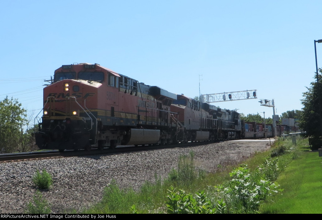 BNSF 5874 West